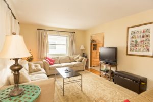 Jak urządzić pokój dzienny, aby przyciągał spojrzenia gości i zachwycał domowników?