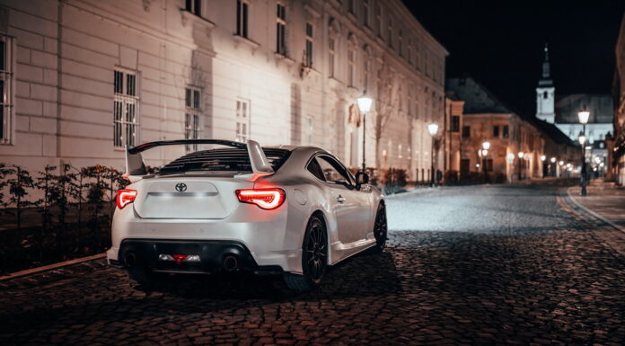 Jak działa powłoka ceramiczna stosowana w detailingu Lakier samochodowy