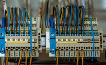 Gdzie są bezpieczniki w citroen c2?