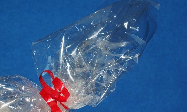 Czym można zastąpić celofan? Czym można zastąpić celofan?