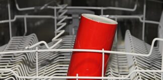 Jak wstawić zmywarkę bez tabletki?