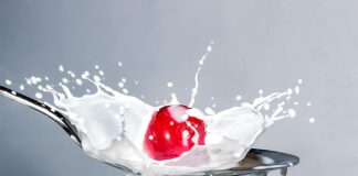 Co można dać do ciasta zamiast mleka?