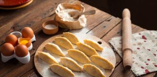 Jak zrobić placki ziemniaczane bez jajek?