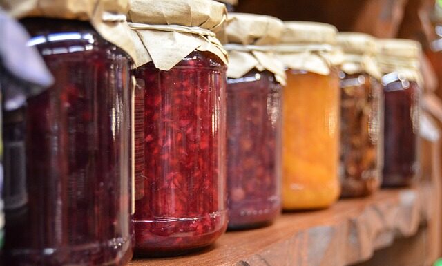 Co zrobić żeby galaretką trzymała się biszkoptu? Co zrobić żeby galaretką trzymała się biszkoptu?