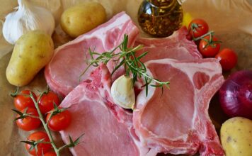 Czy kotlety mielone obtacza się w jajku?