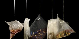 Czy wypada dać wino bez torebki?