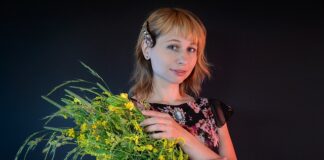 Jak pozbyć się żółtych plam na białych ubraniach?