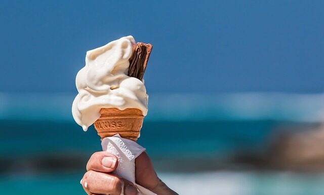 Jak zrobić deser z jogurtu naturalnego?