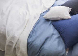 Kołdry do spania w rytuale wyciszenia – jak tekstylia uczą nas odpoczywać? kołdry